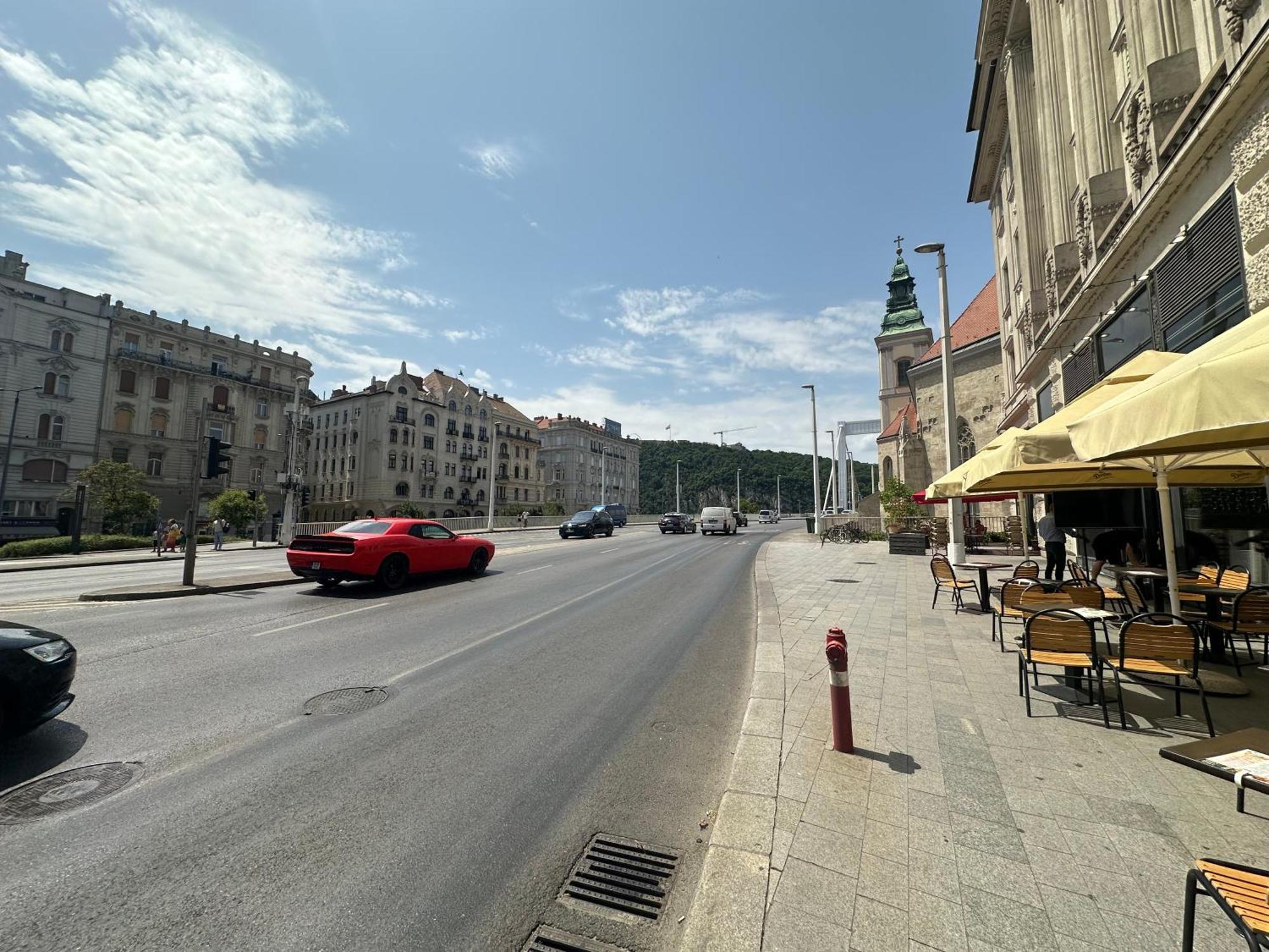 Bright Apartment In The Most Beautiful Street Of Budapest Vaci Street, Fashion Street ブダペスト エクステリア 写真